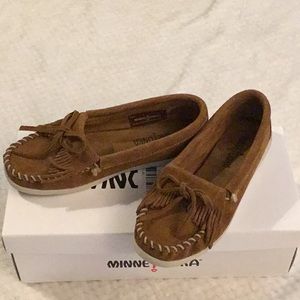 Minnetonka Moccasins Size 5